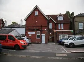 A Gosport Inn - Free Private Parking