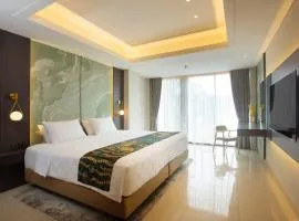 Louis Kienne Hotel Cikarang