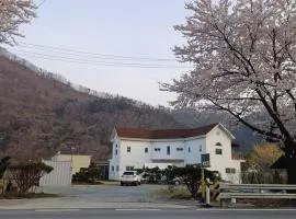 Danyang Maeumeul Yeoneun Poonggyeong Pension