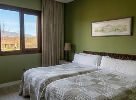 Hotel El Mirlo Blanco，位于坎德莱达的酒店