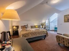 达罗凡斯基杜芙尔康体高尔夫酒店