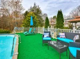 Hot Tub, Home Gym, Decks! Retreat 9 Mi to Mt Airy