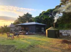 Big Island Base 一棟貸し 外で遊び夜を過ごす宿 BBQ テントサウナ ペット可