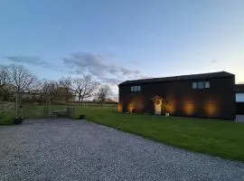Countryside Barn Close to Kent Vineyards