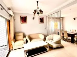 Luxueuse Villa avec Parking et Jardin