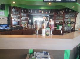 Hôtel de la poste，位于La Celle-sous-Gouzon的酒店