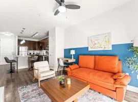 Virelli Apartments Upscale King Suite in the Heart of Orlando w Pool