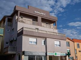 Hotel Barbaric，位于默主歌耶的酒店