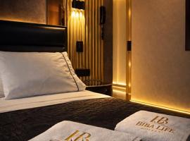 Hotel Biba Life - Chia，位于奇亚的酒店