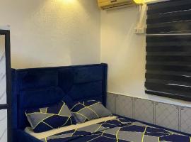 Nice Furnished Single Room SelfContained，位于Lapaz的酒店