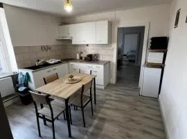 Appartement au 1 er étage côté jardin