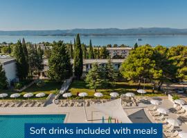 Bluesun Holiday Village Bonaca - Full Board，位于波尔的酒店