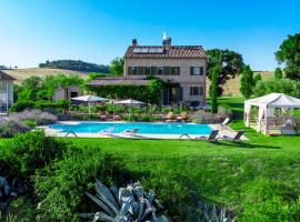 CASA SANT'ELIA 7&3, Emma Villas，位于Filottrano的酒店