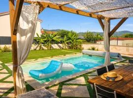 Suite Privé avec Spa haut de gamme, Salle de Cinéma, Massage etc