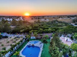 Bungalows & Glamping Conil Playa，位于科尼尔-德拉弗龙特拉的酒店