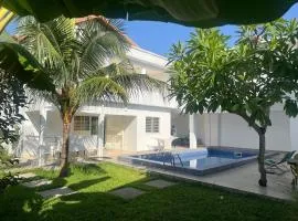 Studio avec Piscine - Cocody Angré Abidjan