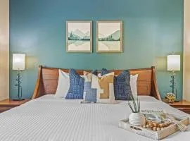 Chic Rocky Mountain 2BR with Hot tub and Pool