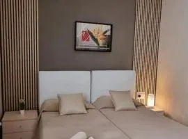 Private room with bathroom close to Valletta