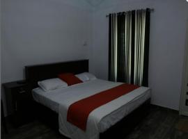 Hotel Grand Residency，位于Valāncheri的酒店