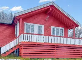 Nice Home In Botenhamn With House A Mountain View