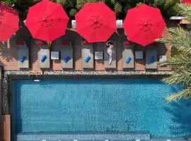 March Hotel & Suite Riverside