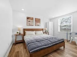 Dormont, Pittsburgh !B Modern and Spacious Private Bedroom with Shared Bathroom