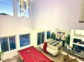 Cozy 3BR with Game room & Pool Table - Near Windermere，位于埃德蒙顿的酒店