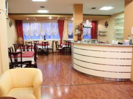 Garni hotel BELVEDERE LUX，位于克拉列沃的酒店