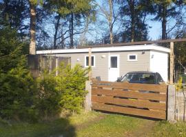 chalet in Drenthe met rust en natuur，位于伊科斯特的酒店
