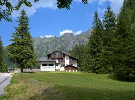 贾尼罗伯塔酒店，位于马尔加·希亚佩拉的酒店