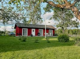 House By Stream With Jetty And Apples In Löa，位于Kopparberg的酒店