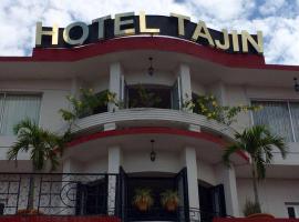 Hotel Tajin，位于帕潘特拉德奧拉特塔行机场 - PAZ附近的酒店