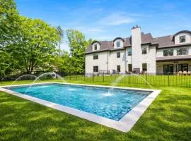 Spacious 6-bedroom house in fabulous Saddle River