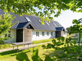 Den Gamle Smedje ved Feriecenter Slettestrand，位于菲耶里茨莱乌的酒店