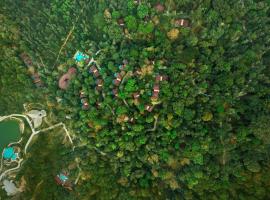 The Leela Coorg Forest Sanctuary，位于马迪凯里的酒店