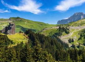 萨斯基亚法莱斯皮埃尔假日酒店，位于阿沃里亚兹的酒店