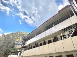 HOTEL RP Inn，位于Ukhimath的酒店