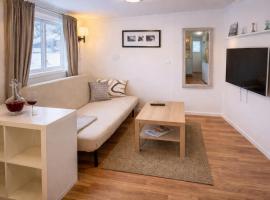 Cosy Studio in villa area, near Umeå Centre，位于于默奥的酒店