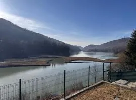 Doftana Lake House