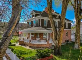 Charming Victorian near downtown & Royal Gorge