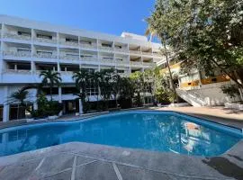 Hotel De Cima Beach Club