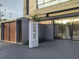 Apartamento com 1 quarto com 3 camas solt loc Show Safra