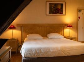 Logis Hôtel L'Orée des Charmes et son restaurant L'évYdenCe，位于Blaisy-Bas的酒店