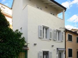 S27-Modern house in the old centre with parking，位于斯普利特的酒店
