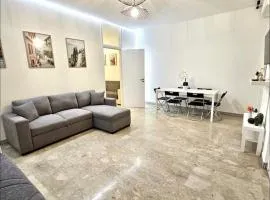 Cozy Apartment Lake Como and Switzerland