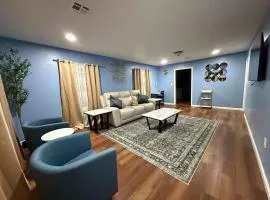 Quiet Comfort Near Downtown Tulsa 2BR 1BA