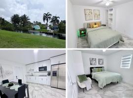 2 bed peaceful, lakeview studio NO FEES，位于Atlantis的酒店