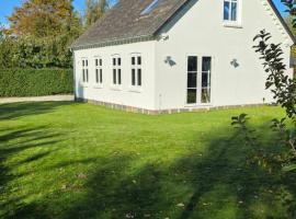 Tæt på skov og strand - lige ved Hesnæs，位于Horbelev的酒店