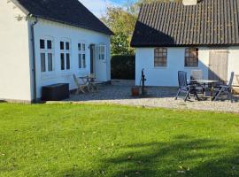 Tæt på skov og strand - lige ved Hesnæs，位于Horbelev的酒店