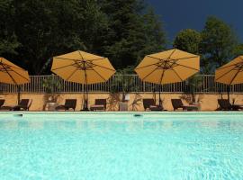 Hôtel Le Clos Roussillon près de Sarlat，位于维特拉克的酒店